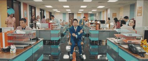 The office (u.s.) addicts be like: 30 ways office work was different in the 80s and 90s ...