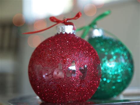 Diy Make A Personalized Glitter Ornament