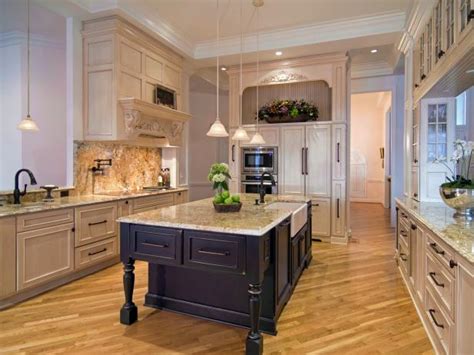 Shaker white kitchen cabinets photo 31,40,000 people are looking more images for shaker white kitchen cabinets get latest design at lily ann cabinets Luxury Kitchen Design Ideas | HGTV