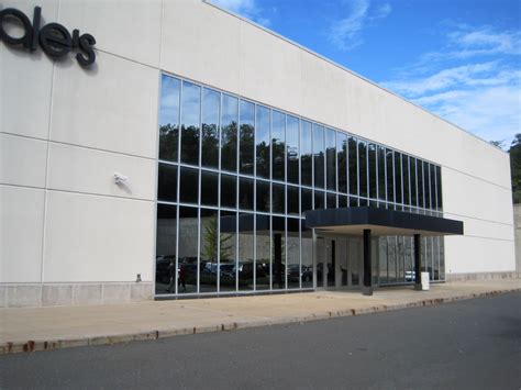 City Bloomingdale's Offering Renovated Dining Space | White Plains, NY