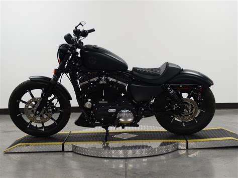 Der gummigelagerte 883ccm evolution motor hält mit seiner zuverlässigkeit und laufruhe für tausende von kilometern stand. Pre-Owned 2020 Harley-Davidson Sportster Iron 883 XL883N ...