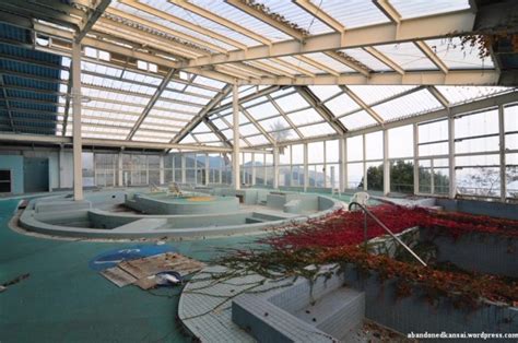7 Abandoned Theme Parks In Japan To Visit For Urban Exploring
