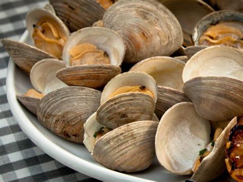 Seafood boil, clambake, low country boil, whatever you call it, this recipe is sure to dazzle! Easy Grilled Clams Recipe | Food Network