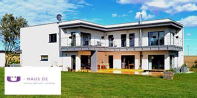 Walmdach 28° wohnfläche 116,62 m2 bungalow ist ohne grundstück bungalow kann mit bodenplatte oder keller geliefert werden kfw 55 preis des bungalows auf anfrage. Hausanbieter-Vergleich - Wer baut was zu welchem Preis?