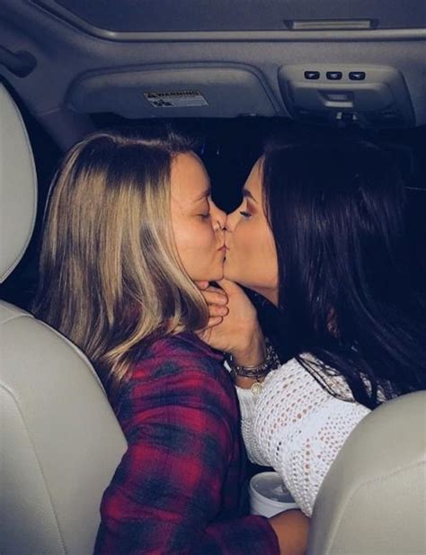 bisexual girls lesbian girls cute lesbian couples kissing couples girls kissing lesbian