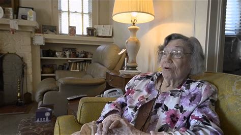 105 Year Old Fort Worth Woman To Throw First Pitch Youtube