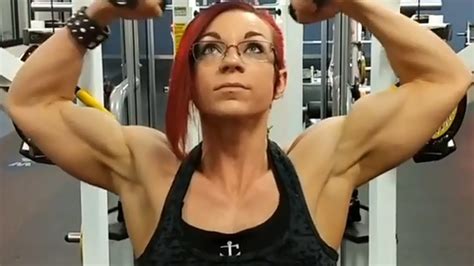 Physique Pro Angela Yeo Flexing Her Hard Muscles Youtube