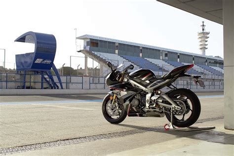 Triumph Daytona Moto2 765 Officially Debuts At Silverstone Asphalt