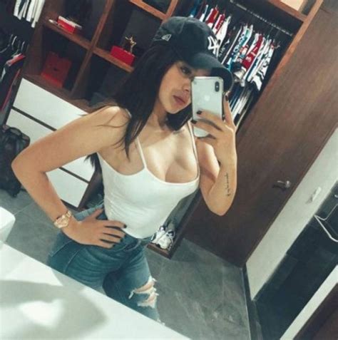 Paula Gonz Lez La Sexi Novia Del Futbolista Mexicano Que Se Desnud En