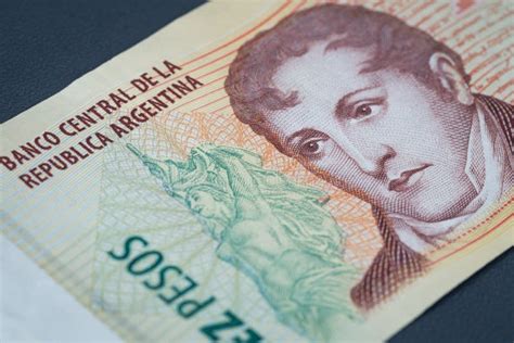 Dinero De Argentina Pesos Altas Denominaciones Con La Calculadora Y