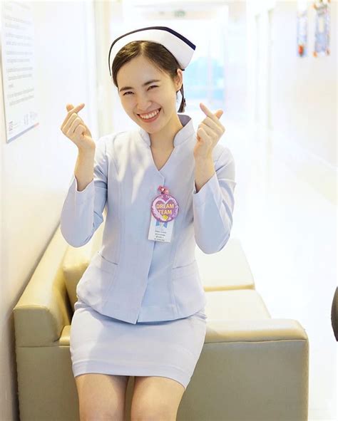 ปักพินโดย เอก สุริยา ใน พยาบาลแพทย์สวย ในปี 2020 มีรูปภาพ เพศหญิง