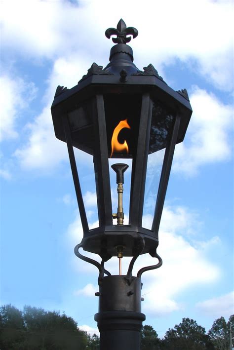 Windsor Antique Bronze Post Mount Gas Light Pro French Quarter