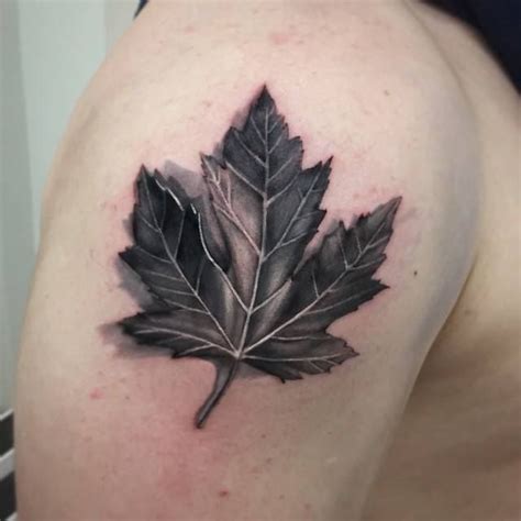 Chronic Ink Tattoo Toronto Tattoo Maple Leaf Tattoo Done By Martin