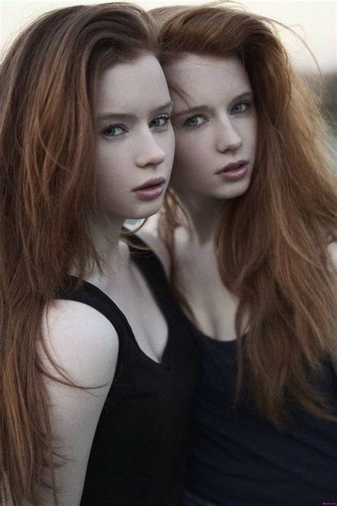 Pretty Gorgeous Twins 2 X 1 2 Twins Redheads Beautiful