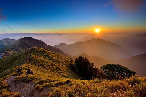 Sunset At Mountain Hehuan 合歡夕照 Copyright © Vincent Ting Ph Flickr
