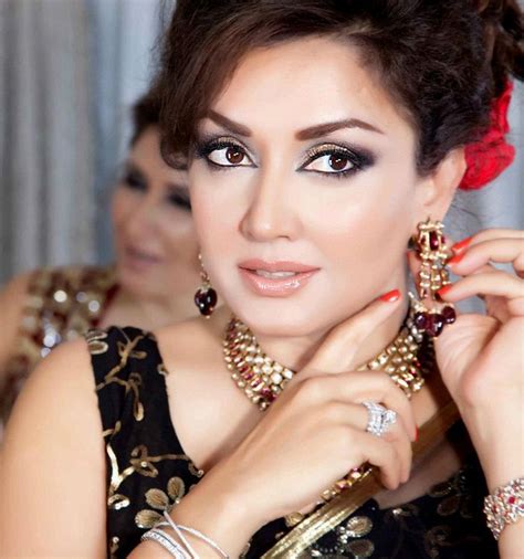 Madam Noor Jahan Daughters Hina Durrani Beauty Tips In Urdu