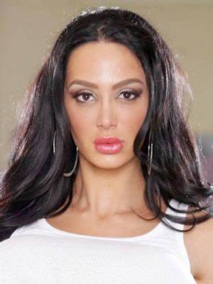 Amy Anderssen Height Weight Size Body Measurements Biography