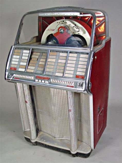 An Old Jukebox Jukebox Jukeboxes Antique Radio