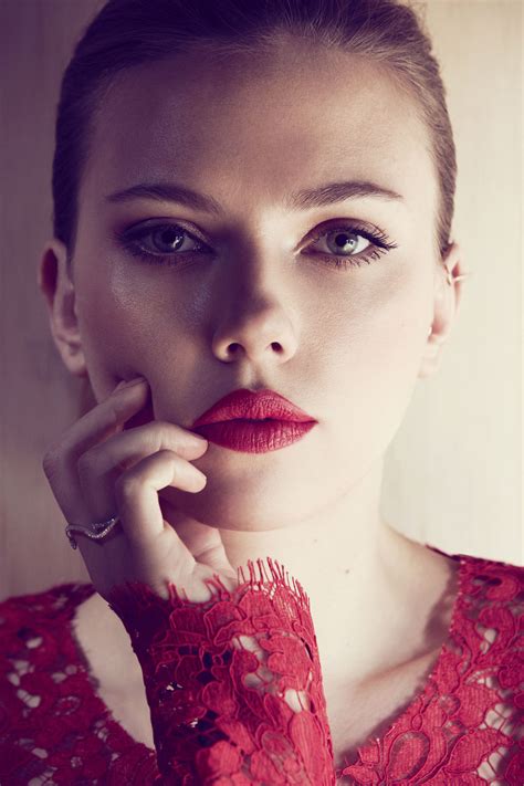 Scarlett Johansson Fashion Photos Style Pictures Of