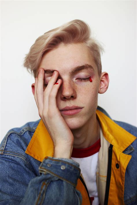 Find over 100+ of the best free boy images. PHOTOGRAPHER | Aesthetic people, Pretty people, Portrait ...