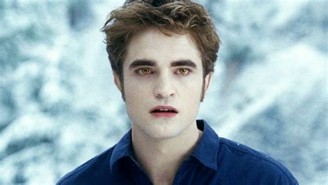 Robert pattinson has tested positive for coronavirus, prompting the batman to suspend filming in the united kingdom days after it went back into production, according to a source familiar with the situation. Robert Pattinson ammette: "Twilight era roba piuttosto ...