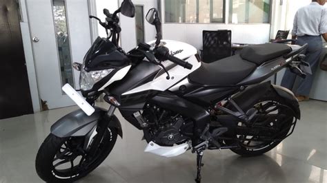 It is available in 1 version. New 2019 Bajaj Pulsar NS200 (ABS) Complete Review with new ...