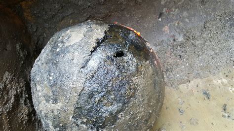 1759 british cannonball still live found in quebec city the history blog
