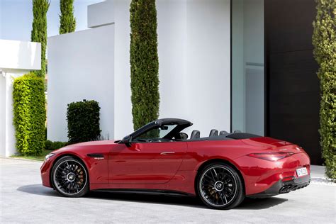 The 2023 Mercedes Amg Sl Debuts With Amg Styling Sporty Interior And