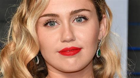 Miley Cyrus Takes Back Apology For Controversial 2008 Vanity Fair Cover
