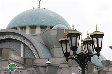 Satu perbincangan awal}, author={wan yusuff and bin ishak and aizan ali and mat noor mat zin and akademi pengajian islam}, year. Masjid Wilayah Persekutuan, Kuala Lumpur
