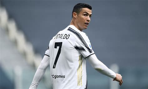 Ronaldo's $38 million wage could be a roadblock to leaving italy, with few clubs able to afford it. Il PSG studia il colpo Cristiano Ronaldo: Al-Khelaifi ci ...