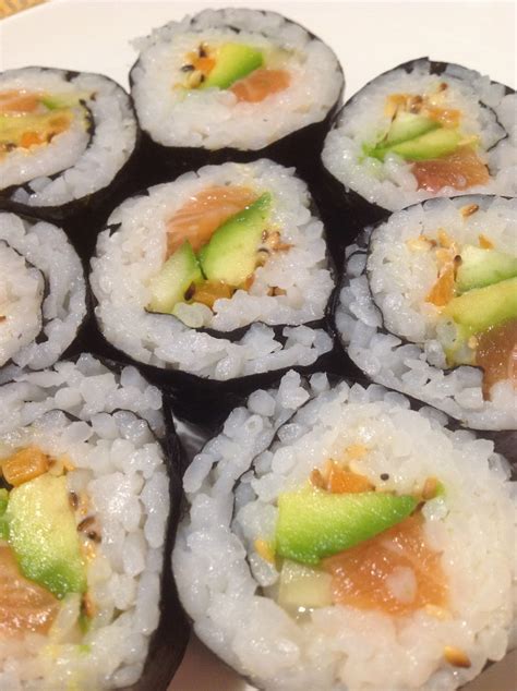 Mel Din Blog Salmon And Avocado Maki Sushi Recipe