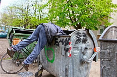 What You Need To Know About Dumpster Diving