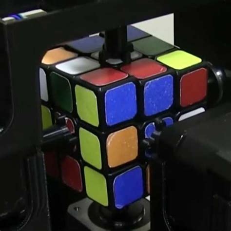 Deze Robot Lost Een Rubiks Cube Op In 1 Seconde