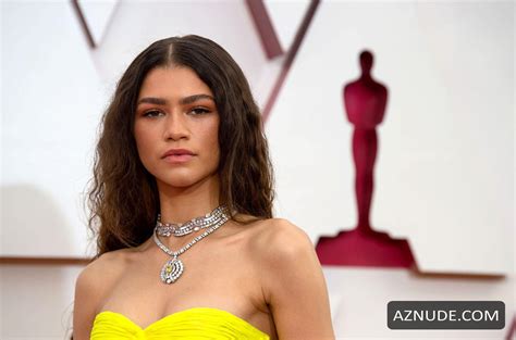 Zendaya Sexy Arrives At 93rd Academy Awards Wearing A Mask And Long Yellow Gown In Los Angeles