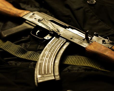 Guns: AK-47