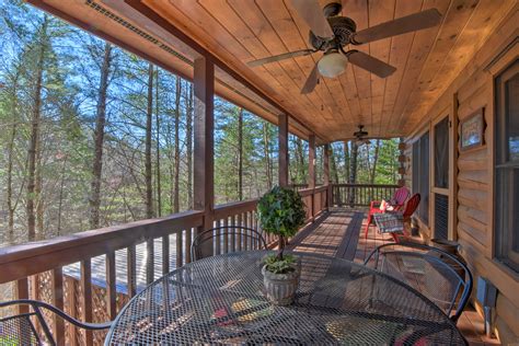 Ellijay Cabin W Hot Tub And Deck In National Forest Evolve