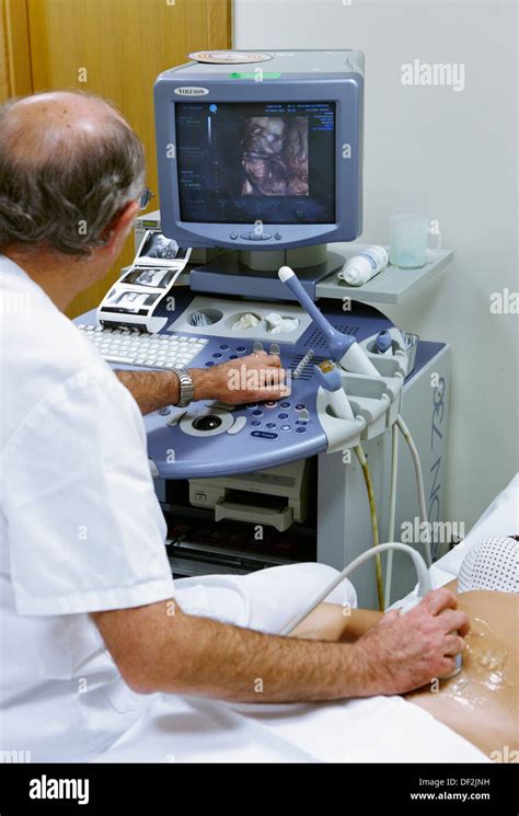 Ultrasonido Obstetrico Fotografías E Imágenes De Alta Resolución