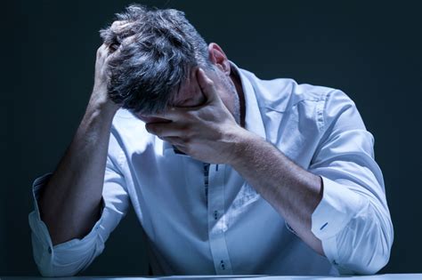 6 Depression Symptoms Men Should Pay Attention To