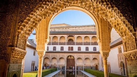 Mengenal Istana Alhambra Wisata Religi Islam Bersejarah Spanyol Dengan