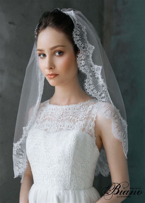 Wedding Lace Veil Fingertip Wedding Veil Bridal Veil Etsy Lace