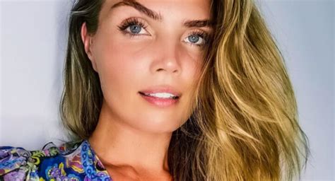 kim feenstra laat zichzelf van meest sexy kant zien 100 nl magazine