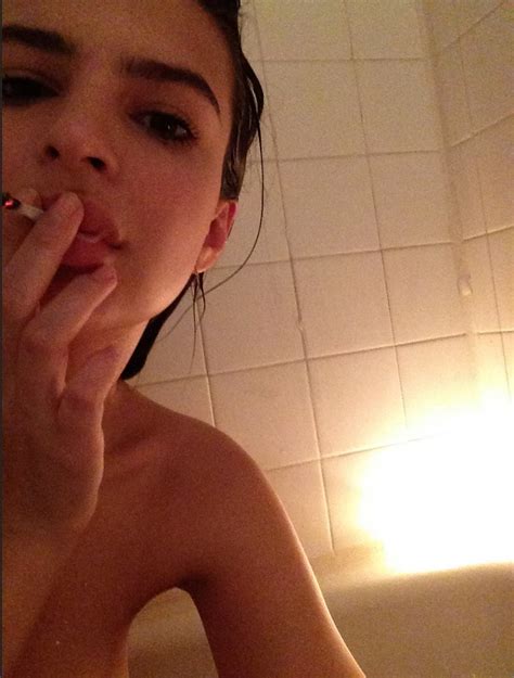 Emily Ratajkowski Leaked Photos Nude Celebrity Photos