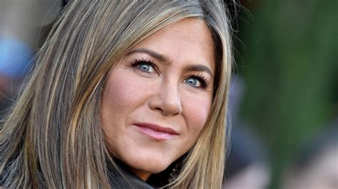 Jennifer Aniston Is Sick Of People Commenting On Her Age Glamour Uk