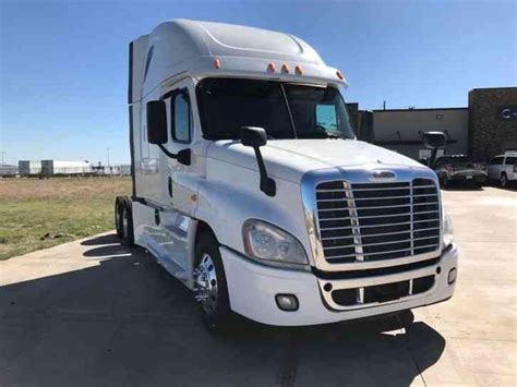 Prices & models include freightliner cascadia, freightliner columbia 120, freightliner fl70. FREIGHTLINER CASCADIA -- (2014) : Daycab Semi Trucks