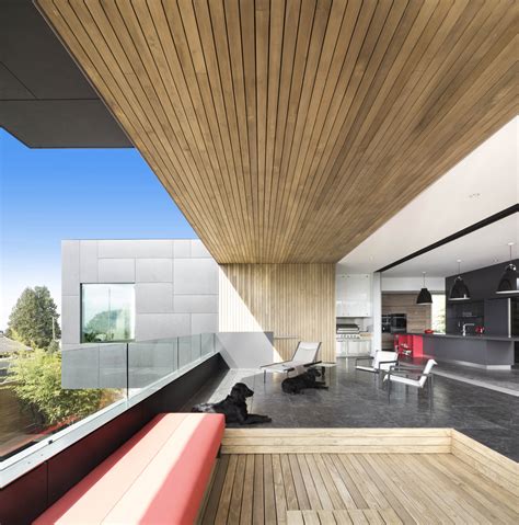 So go for a smaller sleek, modern and cool, these container homes are proof that your house can look sharp and impressive. Container House / McLeod Bovell Modern Houses | Building ...