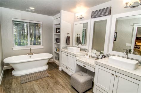 If you're looking for ways to update your master bathroom, this is the article for you. Master Bathroom - Craftsman - Bathroom - Seattle - by ...