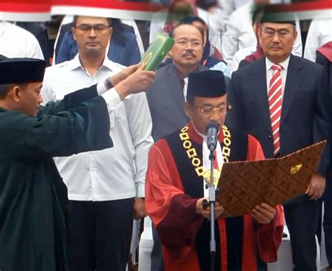 Suhartoyo Dilantik Jadi Ketua Mk Paman Gibran Absen Ulasan Co