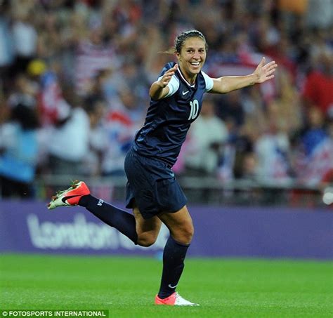 Us Women S Soccer Team Beats Japan For Olympic Gold Medal Daily Mail Online