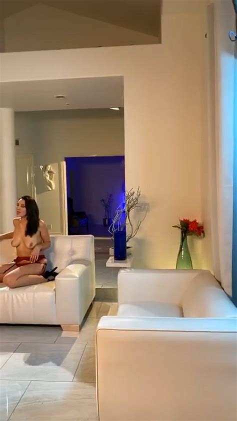Emily Willis Nude Penthouse 8 Pics Video